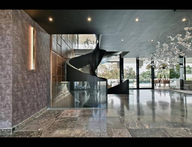 5 BEDROOM HOUSE FOR SALE IN BRYANSTON